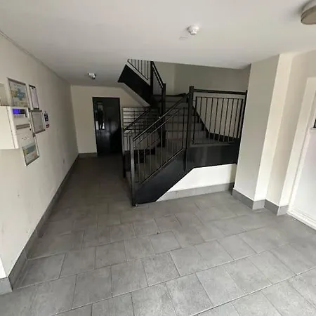 Iacomm Newbridge 2 Bed Apt דירה *