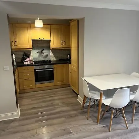 Iacomm Newbridge 2 Bed Apt Apartment *